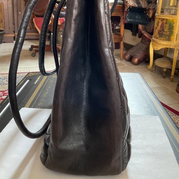 Chanel Quilted Dark Brown Leather Shoulder Bag Preowned CC Logo Authentic - Picture 11 of 16